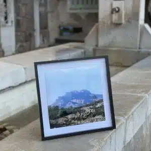 Poster photo "Le berger et ses moutons sur le Rocher de Roquebrune" en Provence - photo André Abbe